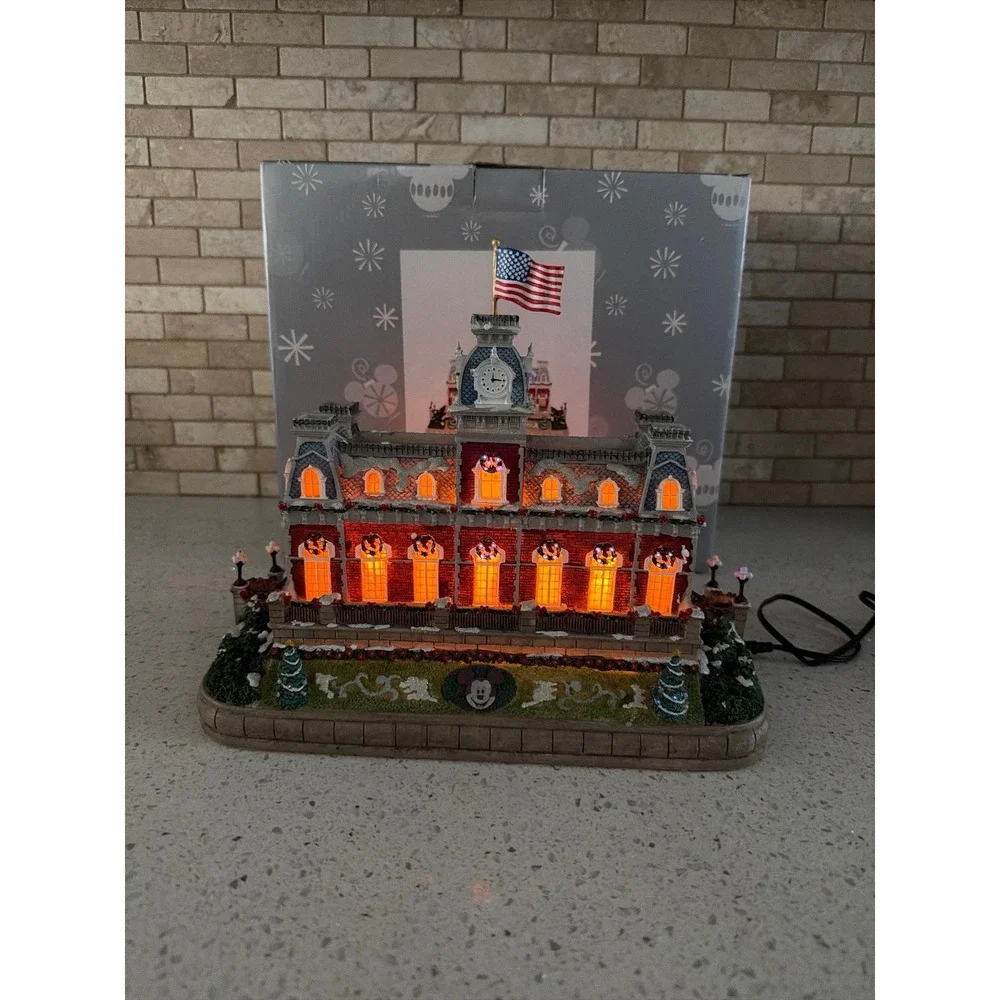 9261. Disney Christmas Train Station with Lights with box
